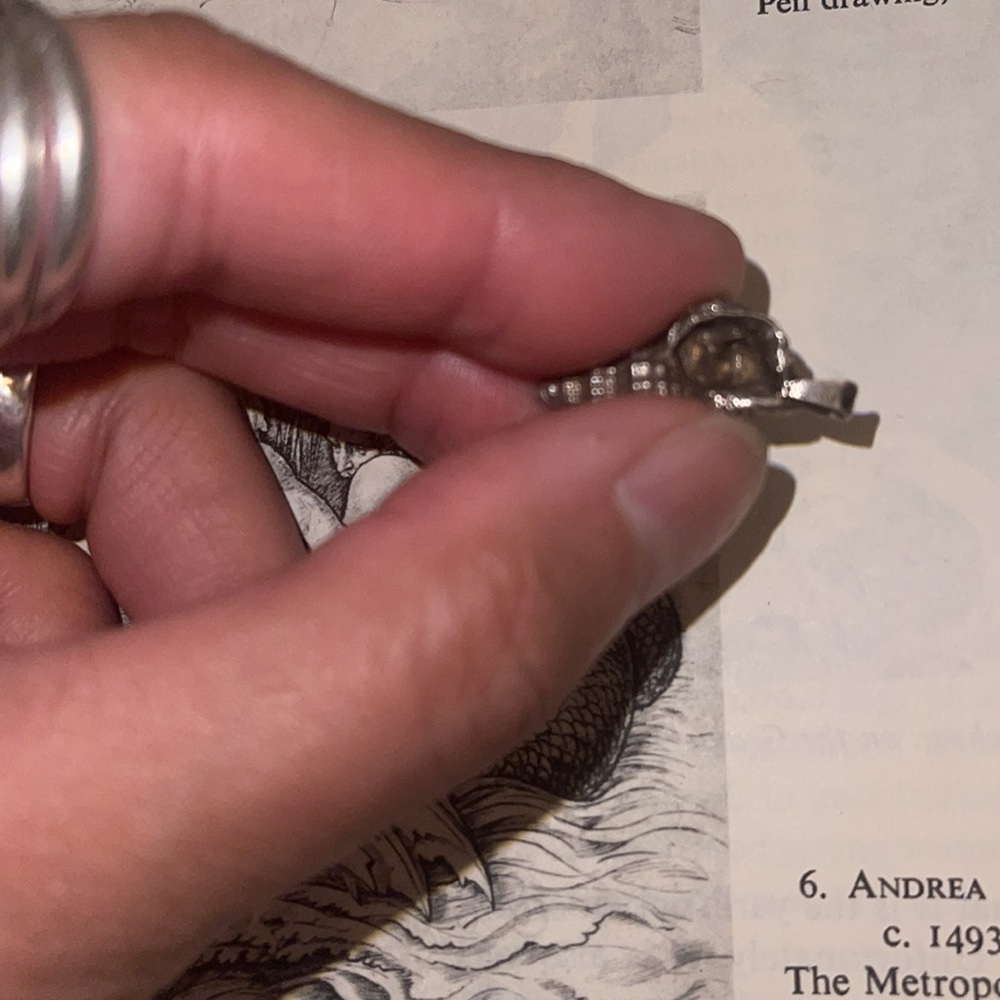 Sterling silver seashell pendant - Picture 10 of 12